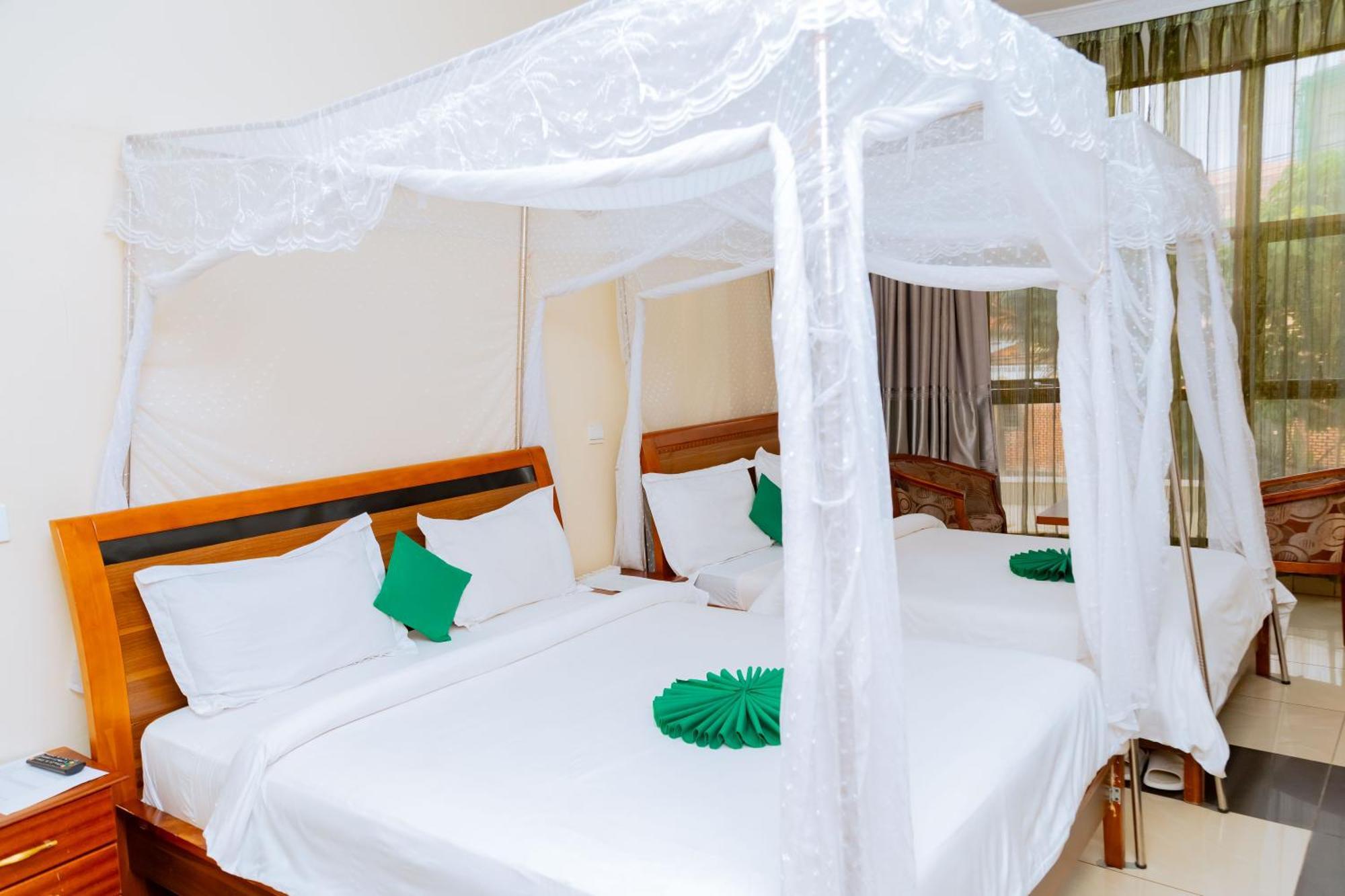 Five To Five Hotel Kigali Bagian luar foto