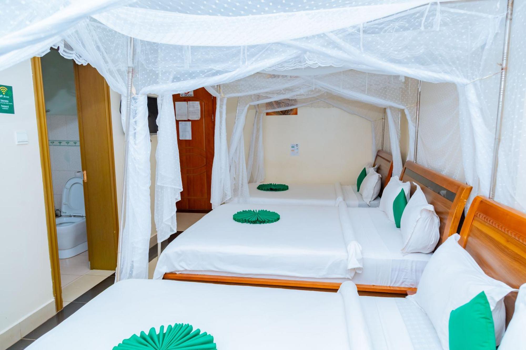 Five To Five Hotel Kigali Bagian luar foto