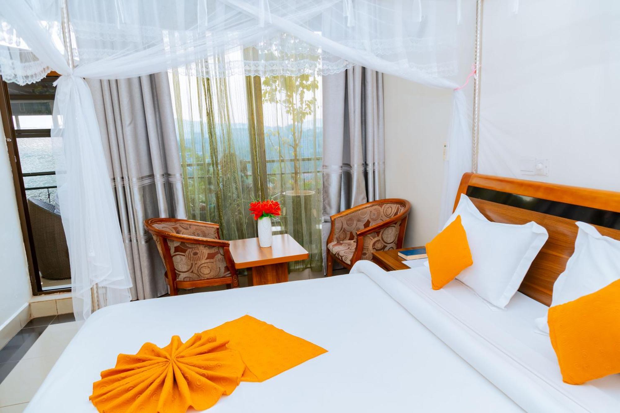 Five To Five Hotel Kigali Bagian luar foto