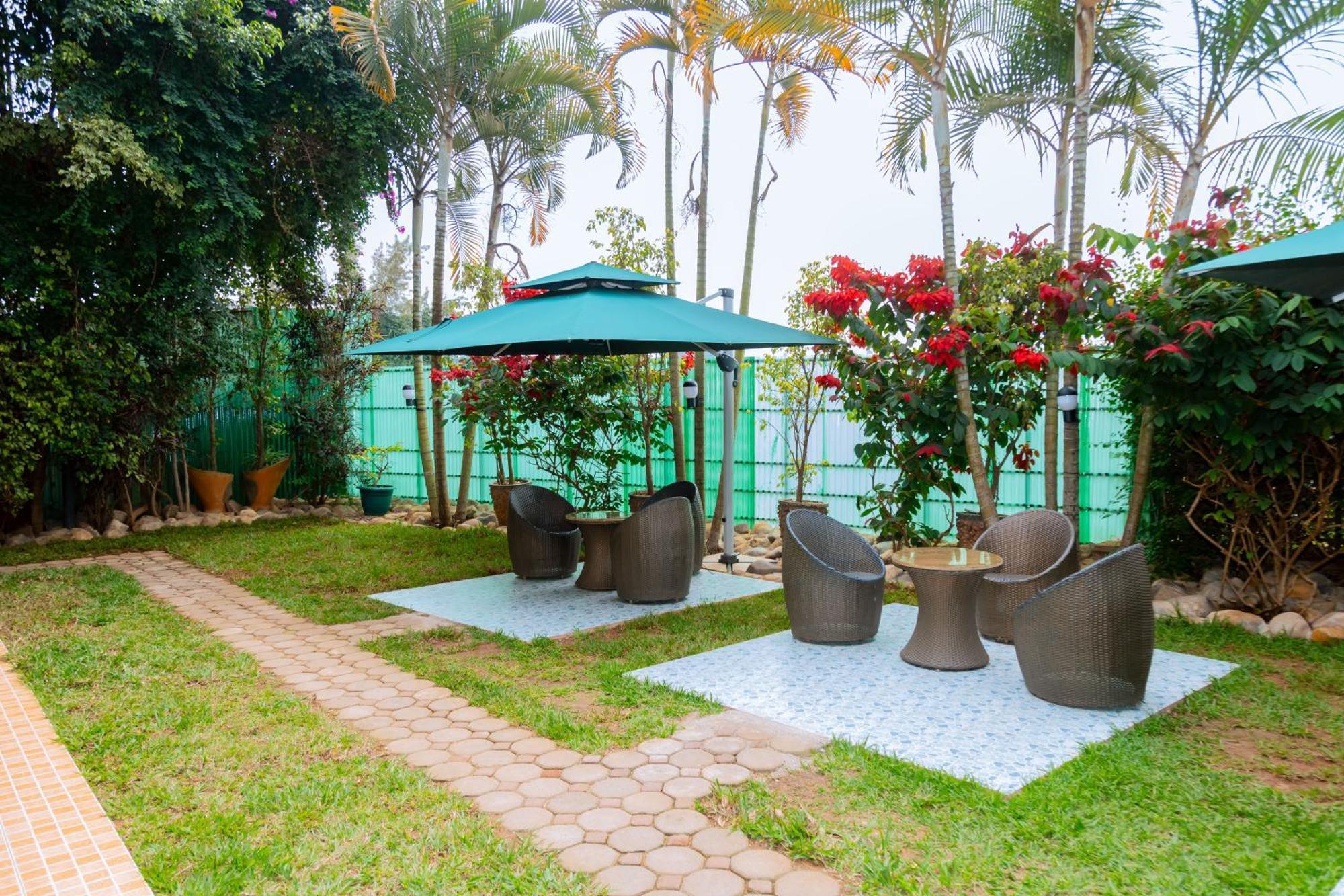 Five To Five Hotel Kigali Bagian luar foto