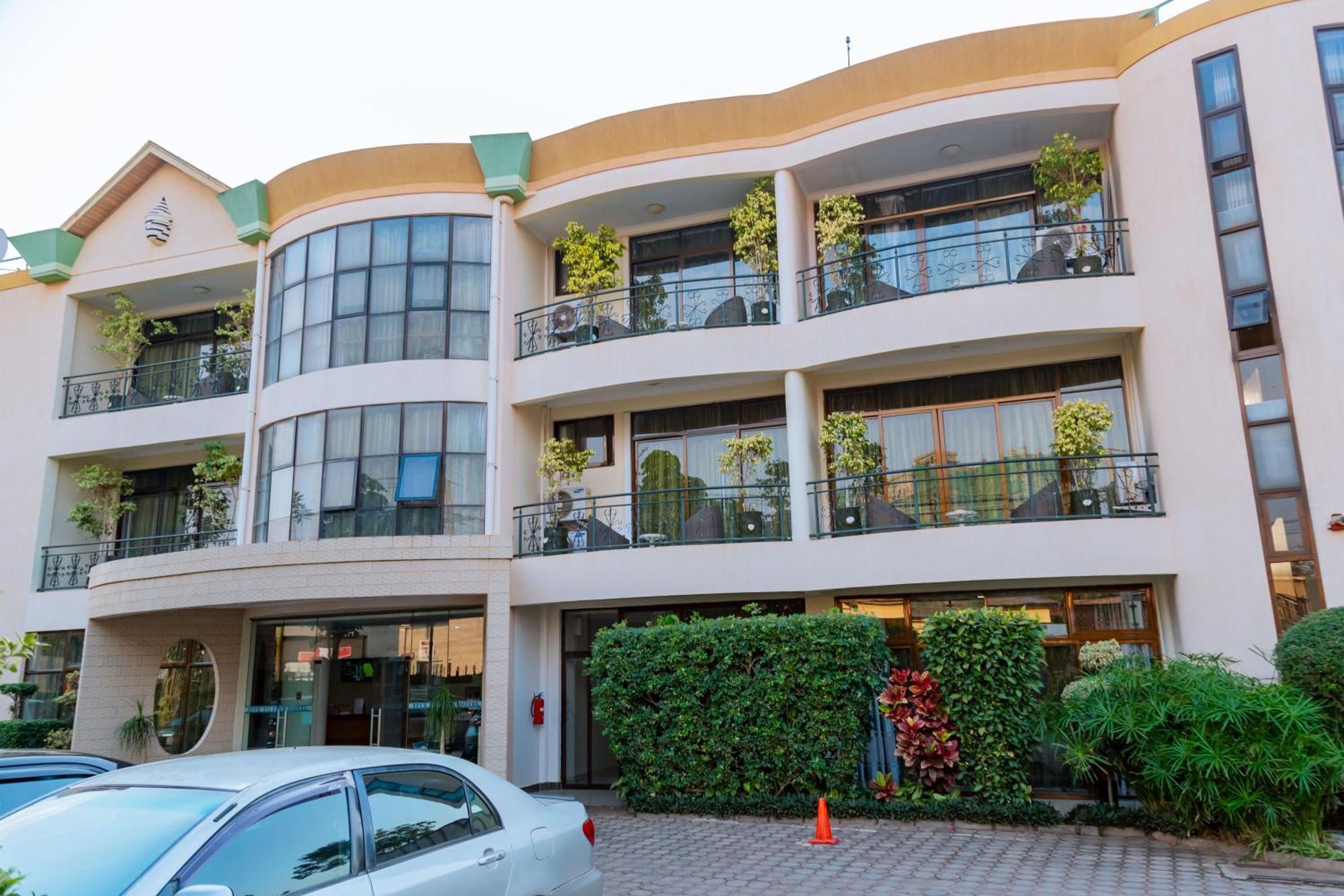 Five To Five Hotel Kigali Bagian luar foto