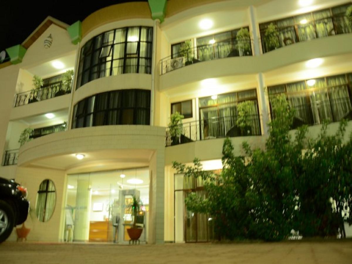 Five To Five Hotel Kigali Bagian luar foto